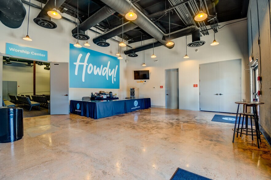 More Photos Of 5819 10th St, Katy Storefront For Sale