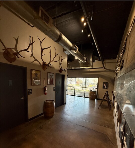 More Photos Of 1012 S Main St, Fort Worth General Retail For Sale