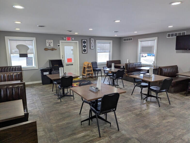 More Photos Of 24901 Red Arrow Hwy, Mattawan Restaurant For Lease