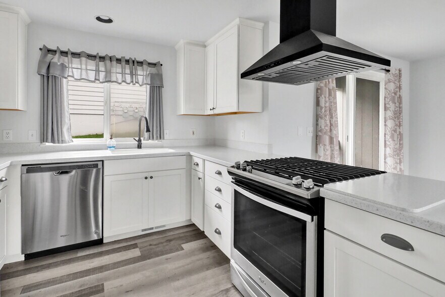 More Photos Of 1502 Burrows Ct, Anacortes Apartments For Sale