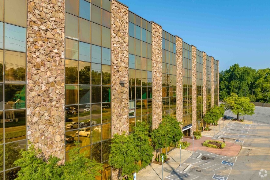 More Photos Of 1161 Murfreesboro Rd, Nashville Office For Lease