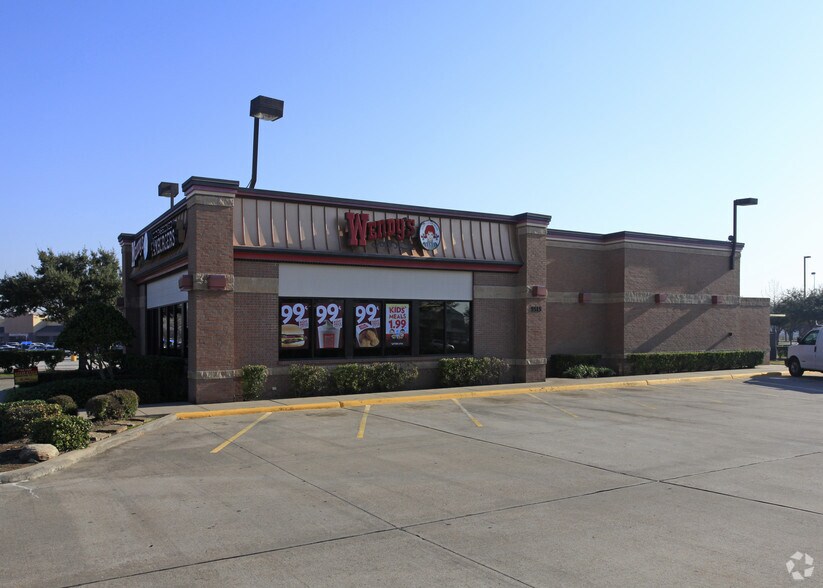 Primary Photo Of 5515 Highway 6, Missouri City Fast Food For Lease
