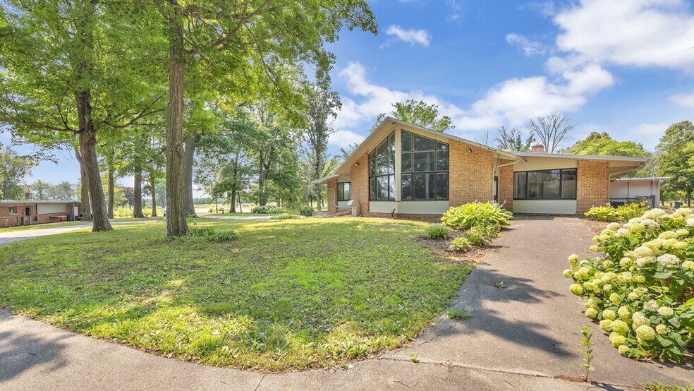 More Photos Of 3212 N Union Rd, Cato Golf Course Driving Range For Sale