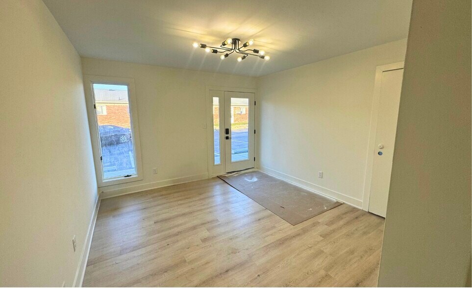 More Photos Of 231 S Rangeline Rd, Carmel Loft Creative Space For Lease