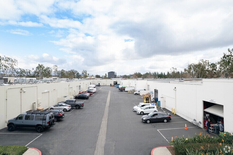 More Photos Of 23052 Lake Forest Dr, Laguna Hills Storefront For Lease