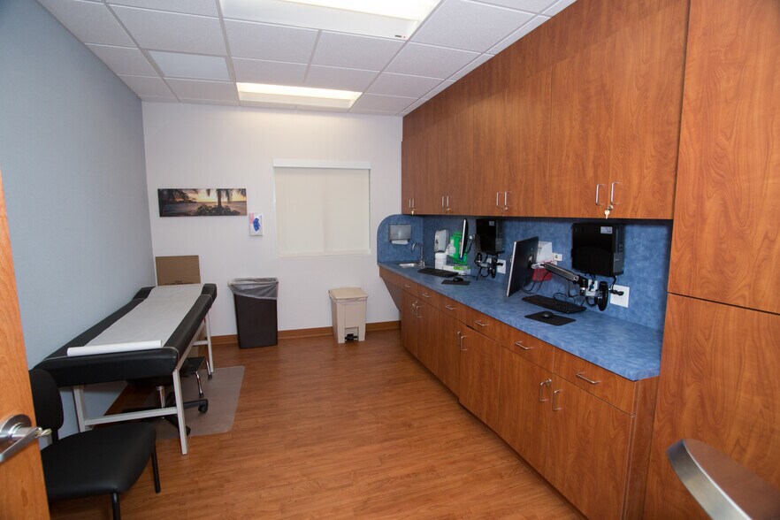 More Photos Of 1865 N Corporate Lakes Blvd, Weston Medical For Lease