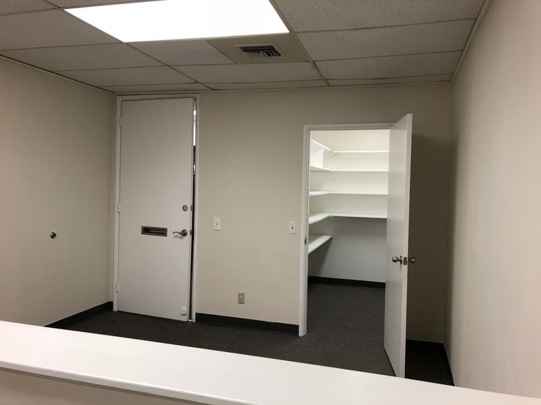 More Photos Of 512 E Wilson Ave, Glendale Office For Lease