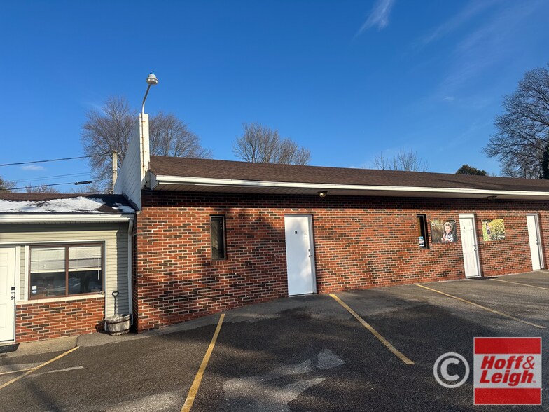 More Photos Of 338 Northeast Ave, Tallmadge Office For Lease