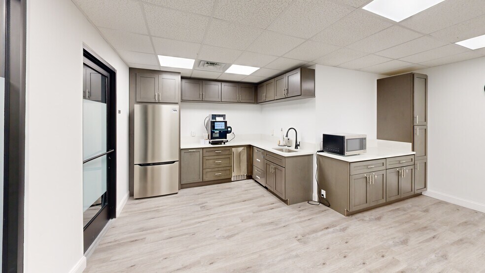 Primary Photo Of 101 E Tennessee Ave, Oak Ridge Coworking Space