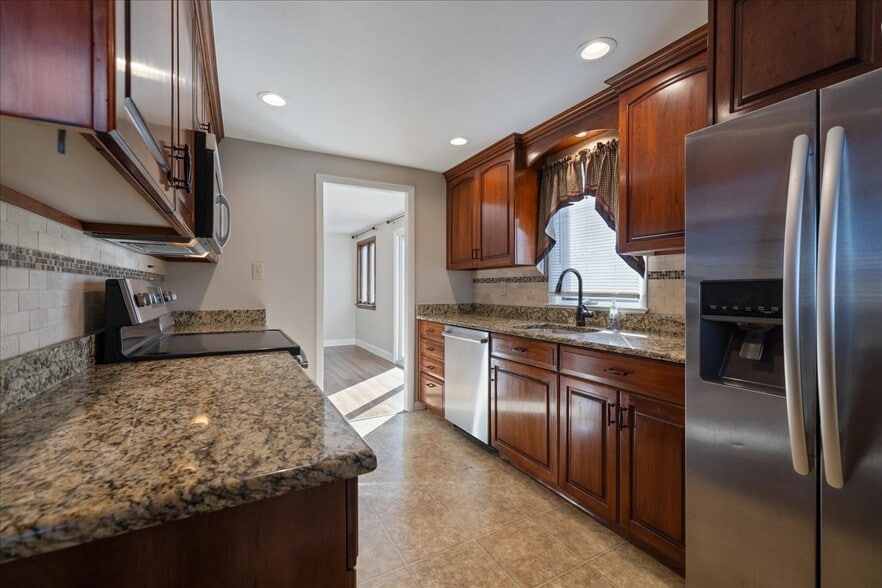 More Photos Of 563 Deep Run Rd, Perkasie Contractor Storage Yard For Sale