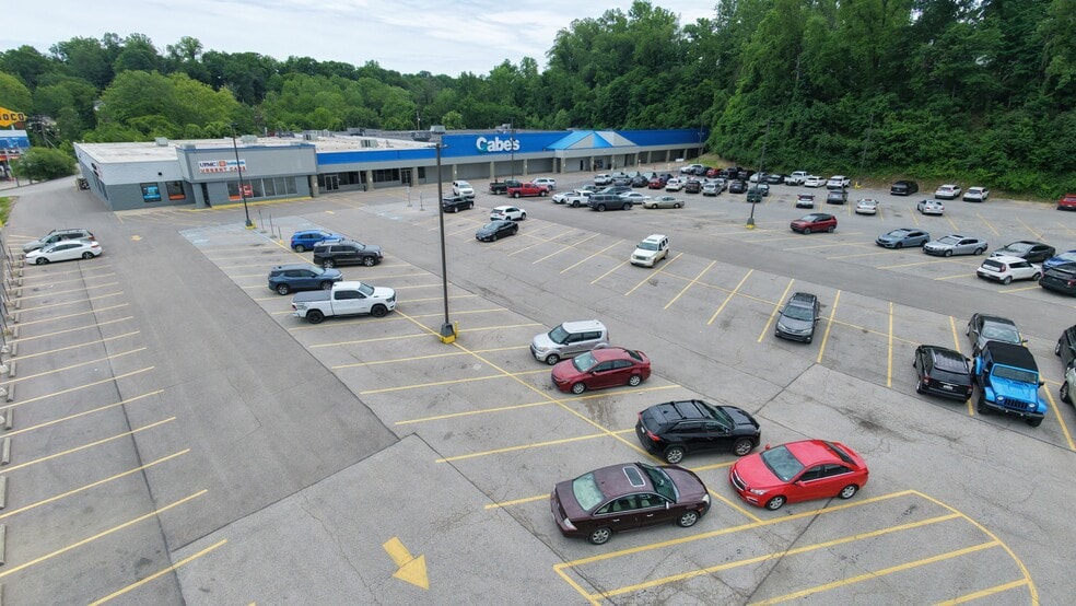 More Photos Of 3110-3120 US-60, Huntington Freestanding For Lease
