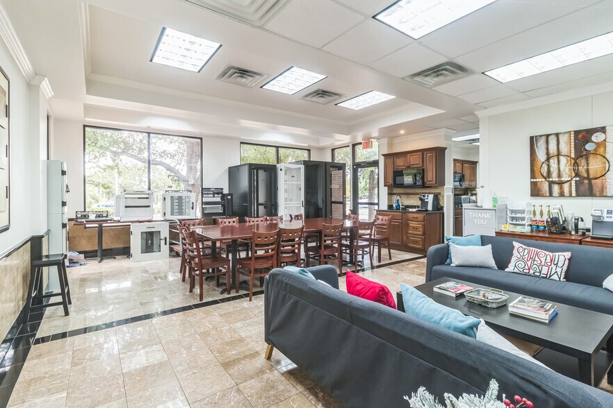 More Photos Of 16333 S Great Oaks Dr, Round Rock Medical For Lease
