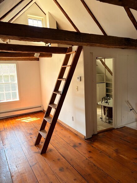 More Photos Of 91 Wall St, Madison Office For Lease