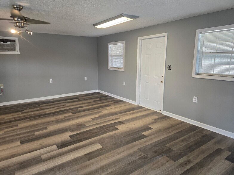 More Photos Of 30 Vanick Rd rd, Riverside General Retail For Lease