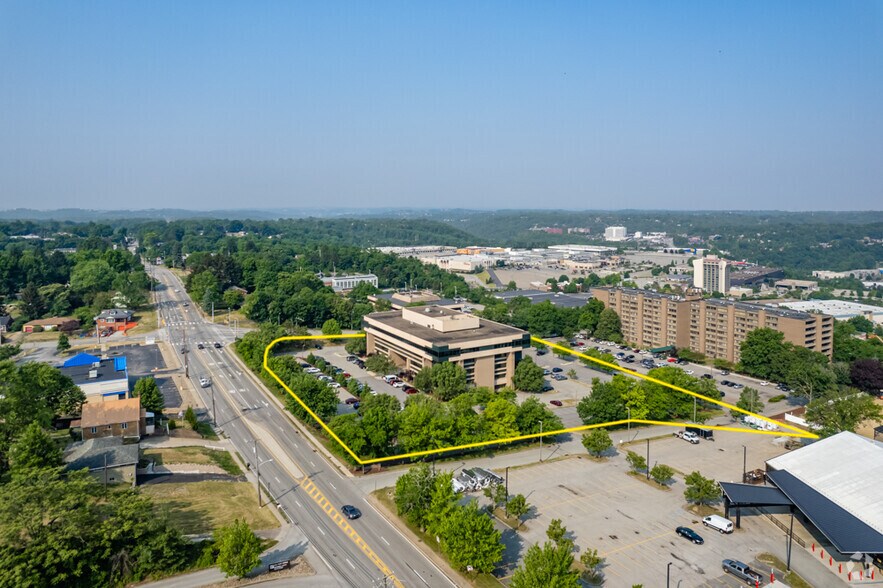 More Photos Of 300 Oxford Dr, Monroeville Office For Lease