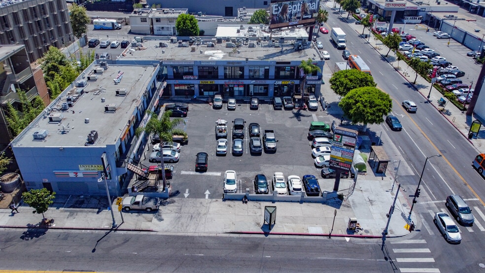 More Photos Of 6051 Hollywood Blvd, Los Angeles Storefront For Lease