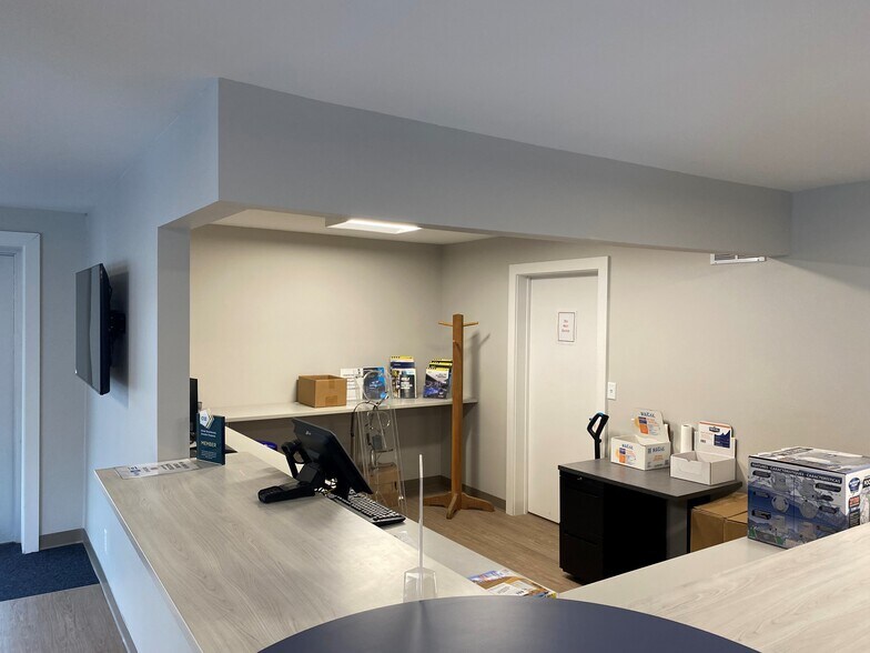 More Photos Of 8960 Excelsior Blvd, Hopkins Industrial For Sale