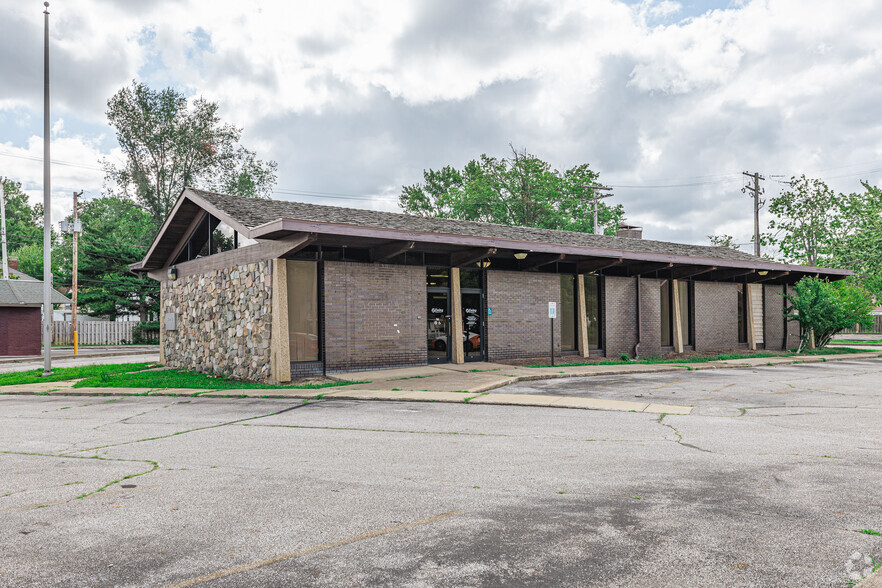 Primary Photo Of 26410 Lake Shore Blvd, Euclid Freestanding For Lease