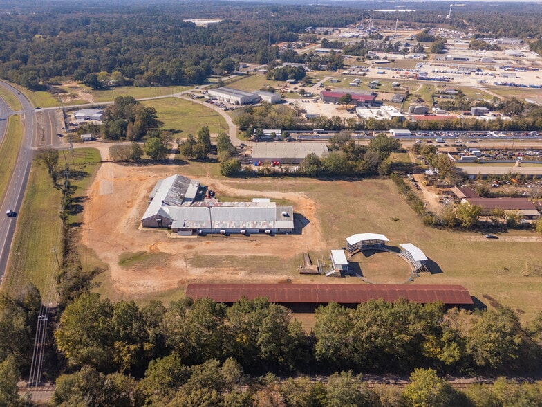 More Photos Of 13087 Hwy 271 N, Tyler Bar For Sale