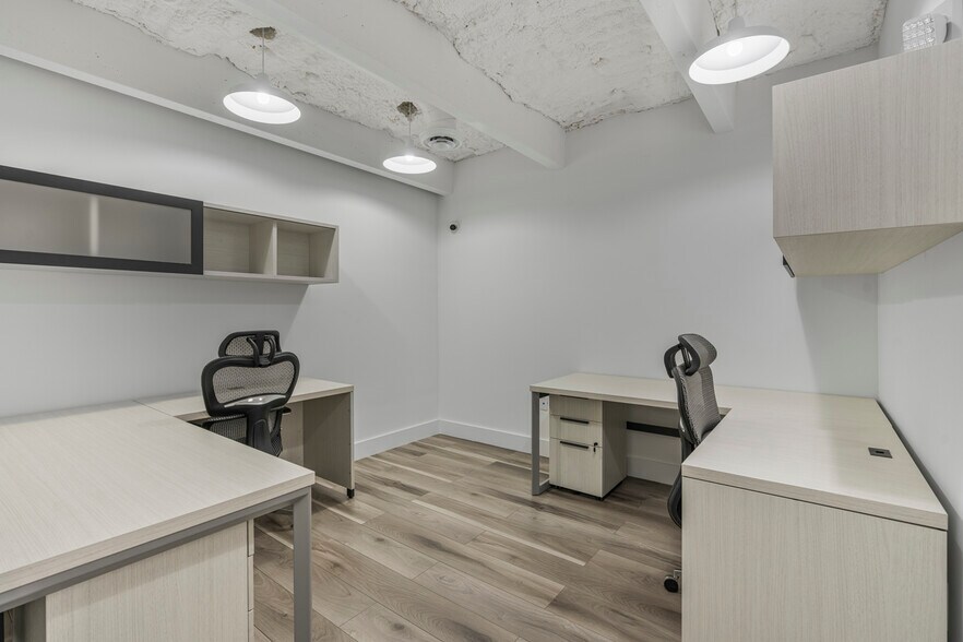 More Photos Of 2075-2129 W 76th St, Hialeah Showroom For Lease