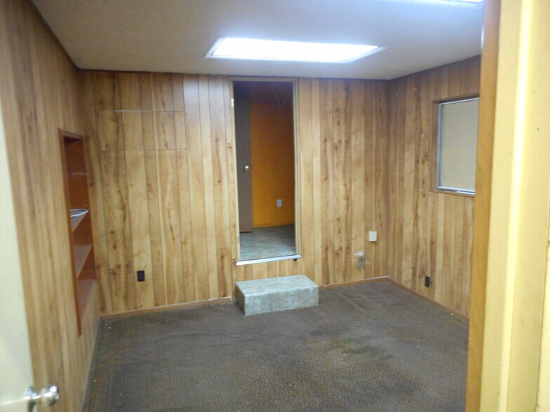 More Photos Of 5257 US ROUTE 22, Washington Court House Distribution For Sale