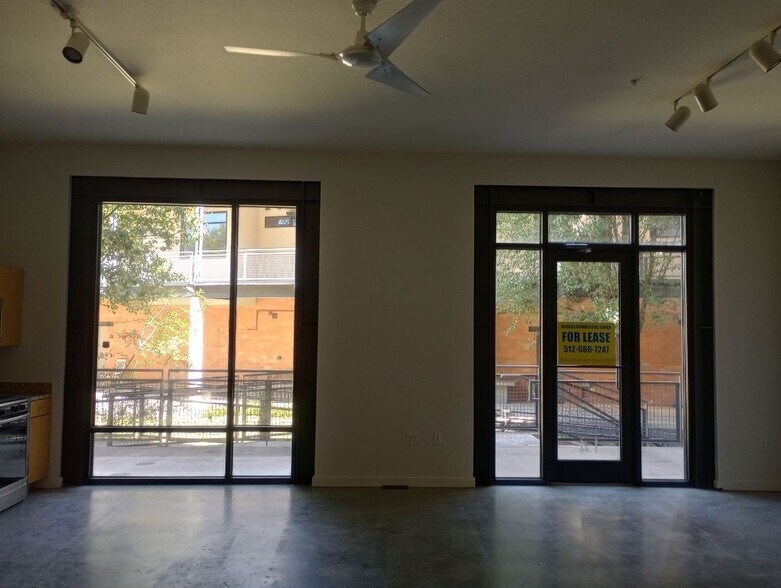 More Photos Of 2525 S Lamar Blvd, Austin Office For Sale