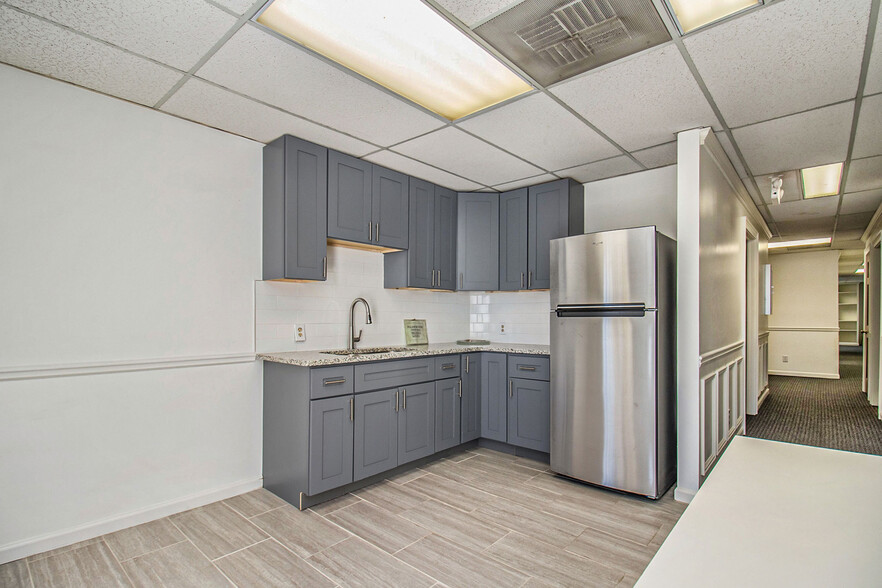 More Photos Of 655 Village Square Dr, Stone Mountain Loft Creative Space For Lease