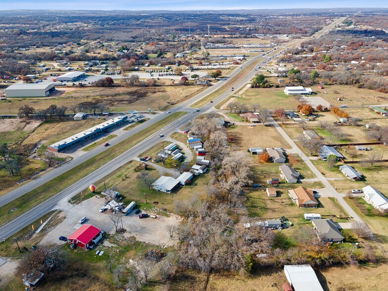 More Photos Of 4861 E Highway 199, Springtown Specialty For Sale