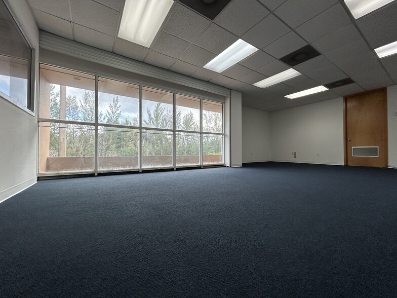 More Photos Of 20101-20161 NE 16th Pl, Miami Loft Creative Space For Sale