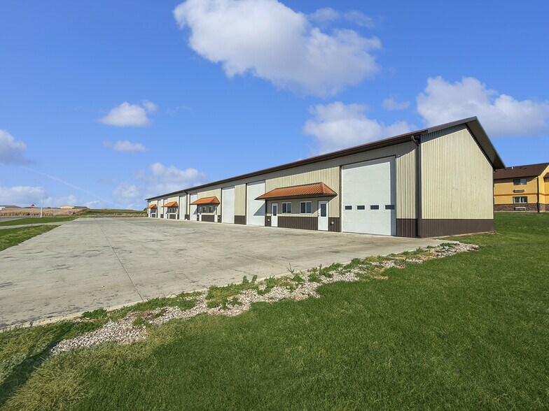More Photos Of 606 Stagecoach Rd, Grinnell Industrial For Lease