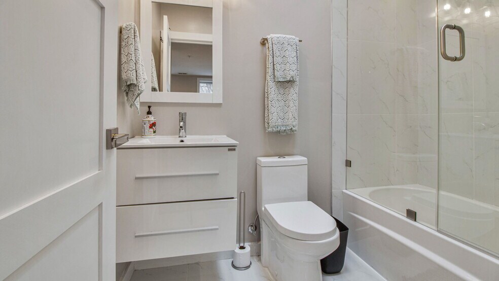 More Photos Of 1414 Pennsylvania Ave SE, Washington Apartments For Sale