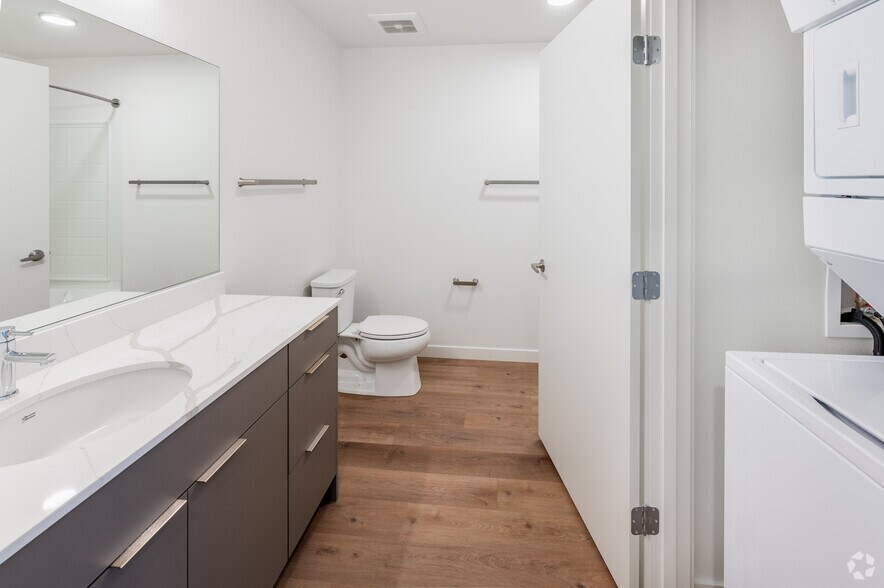 More Photos Of 631 SW 150th St, Burien Apartments For Lease