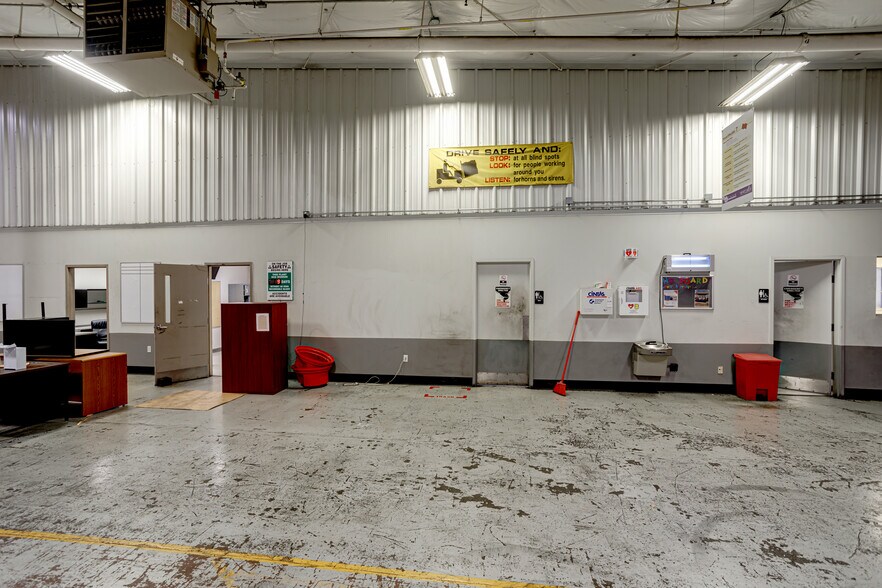 More Photos Of 660 Massman Dr, Nashville Manufacturing For Lease