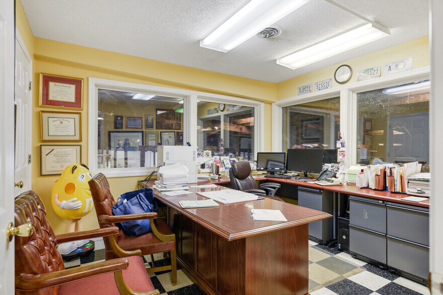 More Photos Of 545 E Main St, Hartsville Warehouse For Lease