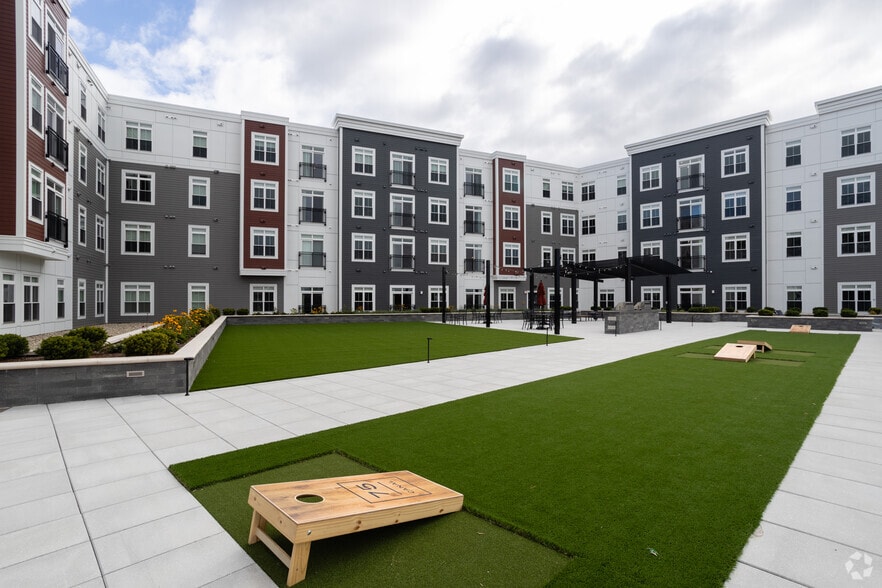 More Photos Of 75 Canal St, Manchester Apartments For Lease