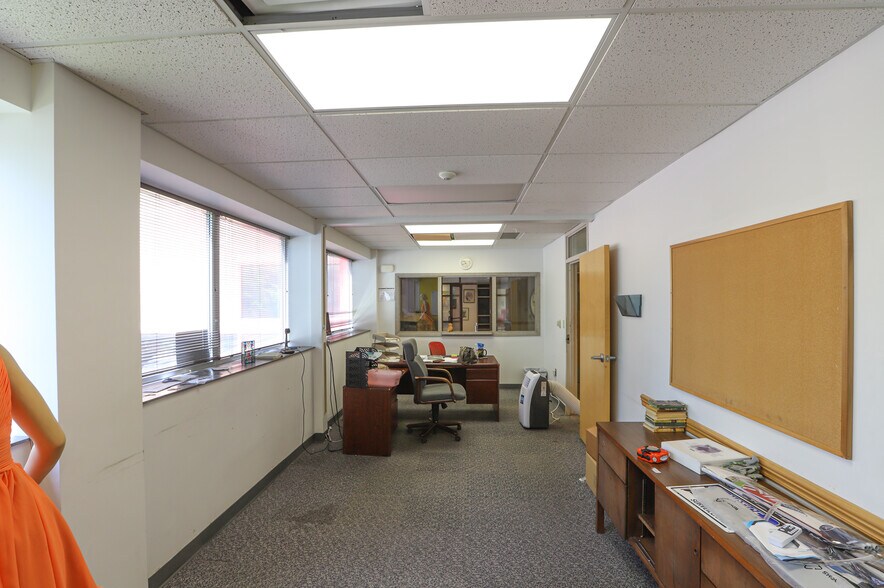 More Photos Of 184 Salem Ave, Dayton Office Residential For Lease