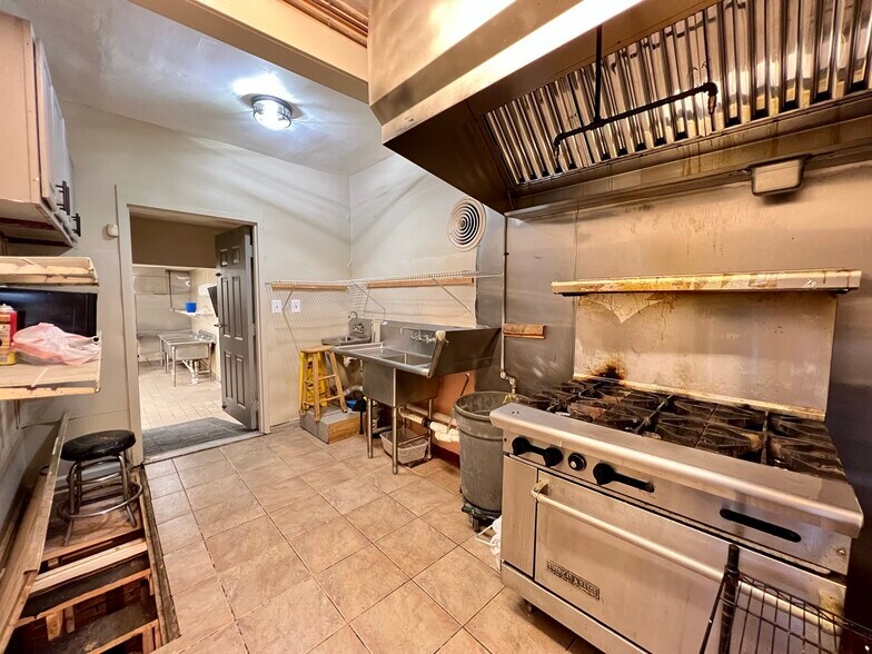 More Photos Of 4260 E Ponce De Leon Ave, Clarkston General Retail For Sale