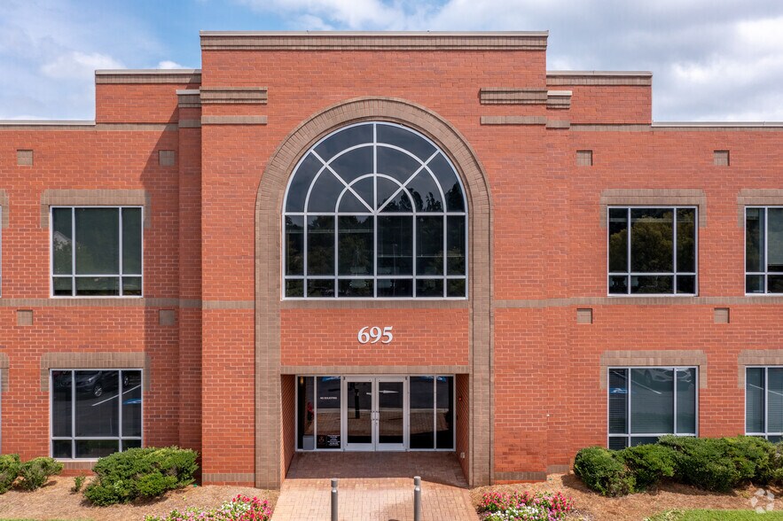 More Photos Of 675 Mansell Rd, Roswell Coworking Space