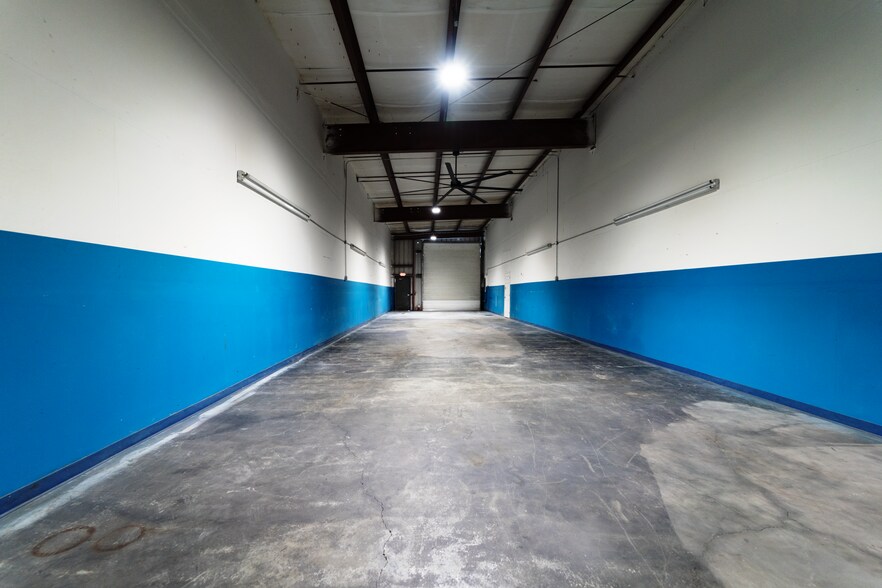 More Photos Of 5826-5830 Corporation Cir, Fort Myers Warehouse For Sale
