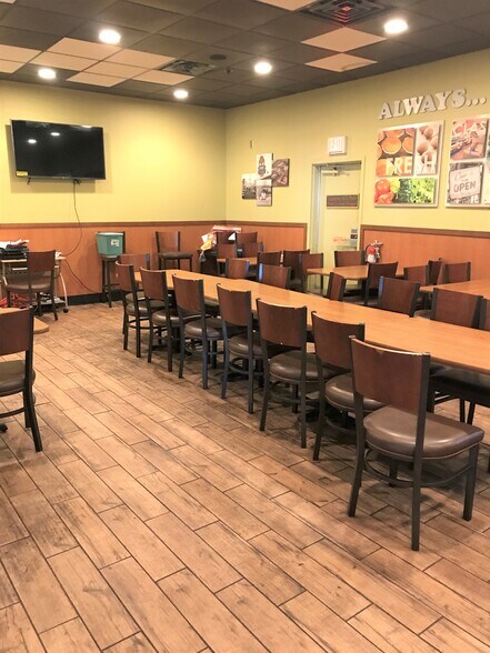 More Photos Of 7065 Winchester Rd, Memphis Restaurant For Lease