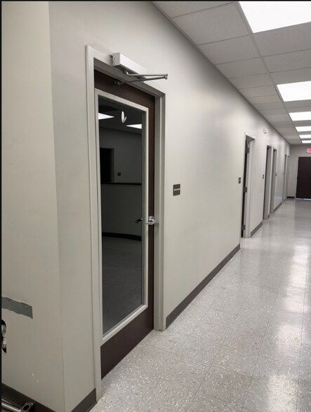 More Photos Of 2019 N Locust Ave, Lawrenceburg Office For Lease