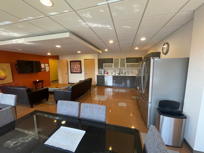 More Photos Of 10601 Civic Center Dr, Rancho Cucamonga Office For Lease