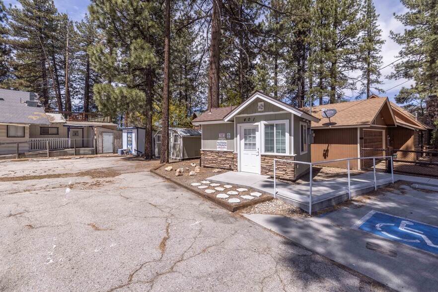More Photos Of 401 W Big Bear Blvd, Big Bear City Auto Dealership For Lease