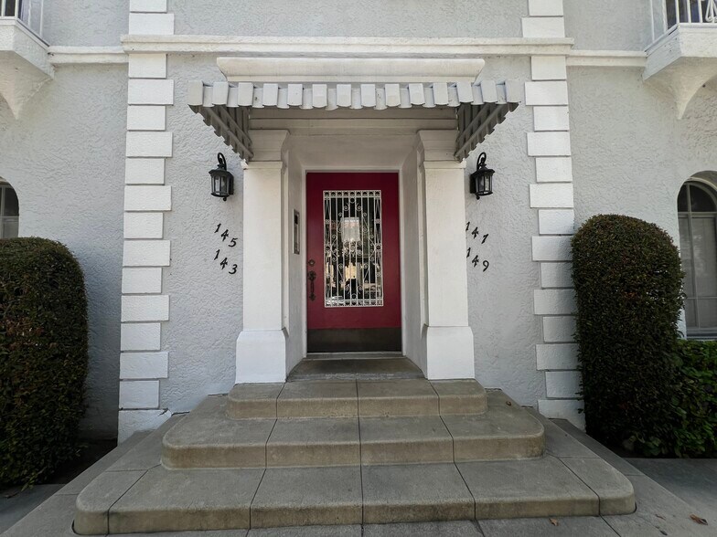 More Photos Of 143 N Sycamore Ave, Los Angeles Multifamily For Sale