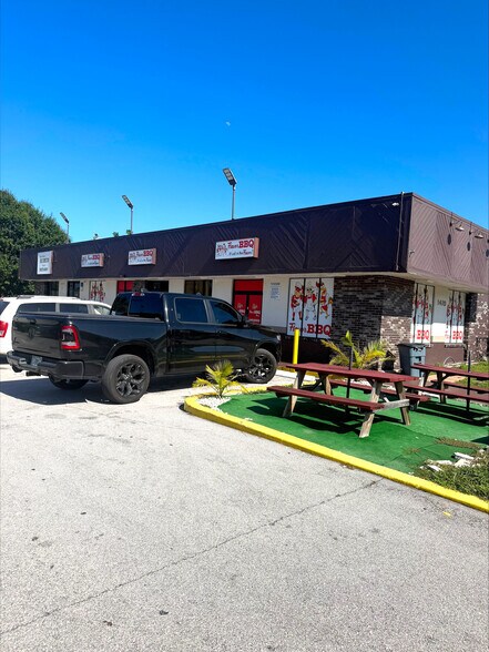 Primary Photo Of 1410-1412 N 25th St, Fort Pierce Storefront Retail Office For Lease