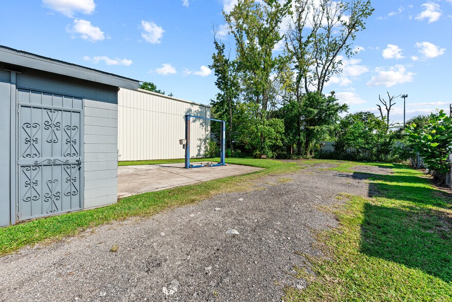 More Photos Of 5044 Edward St, Jacksonville Service For Sale