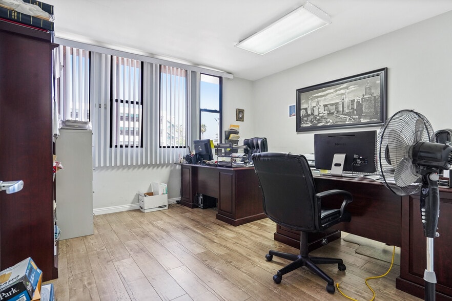 More Photos Of 6450 Bellingham Ave, North Hollywood Storefront Retail Office For Sale