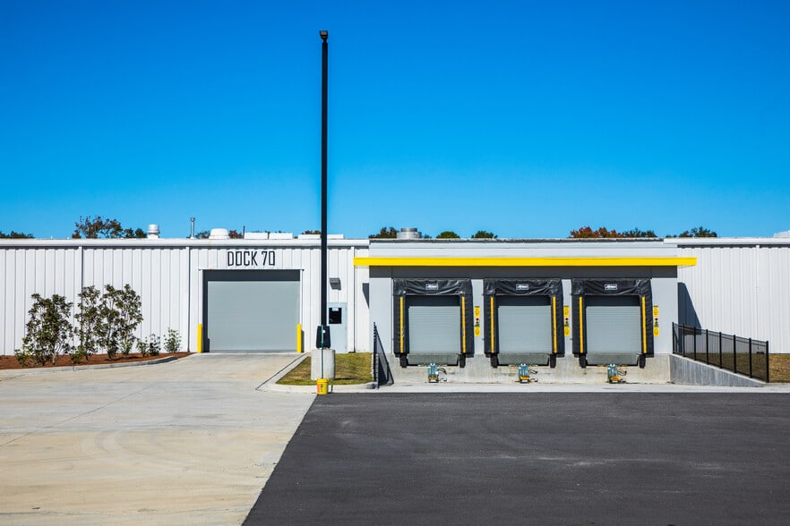 More Photos Of 4500 Leeds Ave, North Charleston Manufacturing For Lease