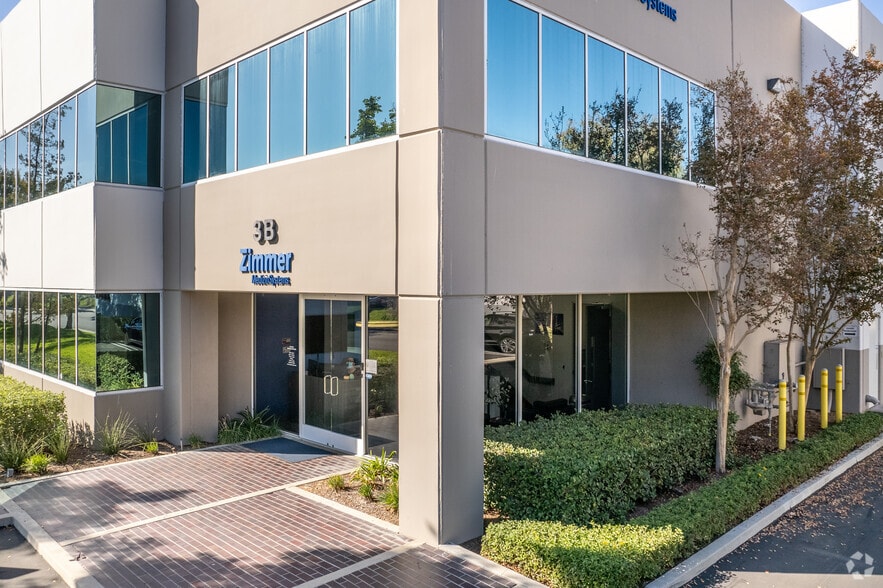 More Photos Of 3 Goodyear, Irvine Warehouse For Lease