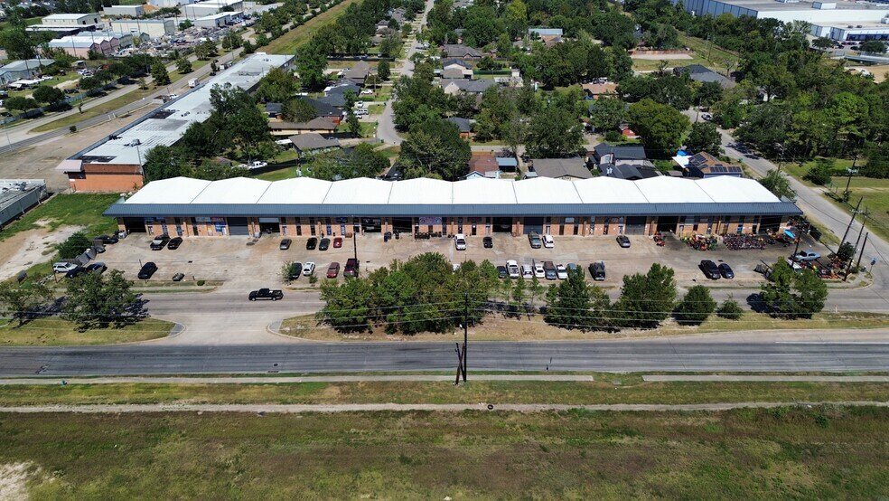 More Photos Of 10100 Clay Rd, Houston Manufacturing For Lease